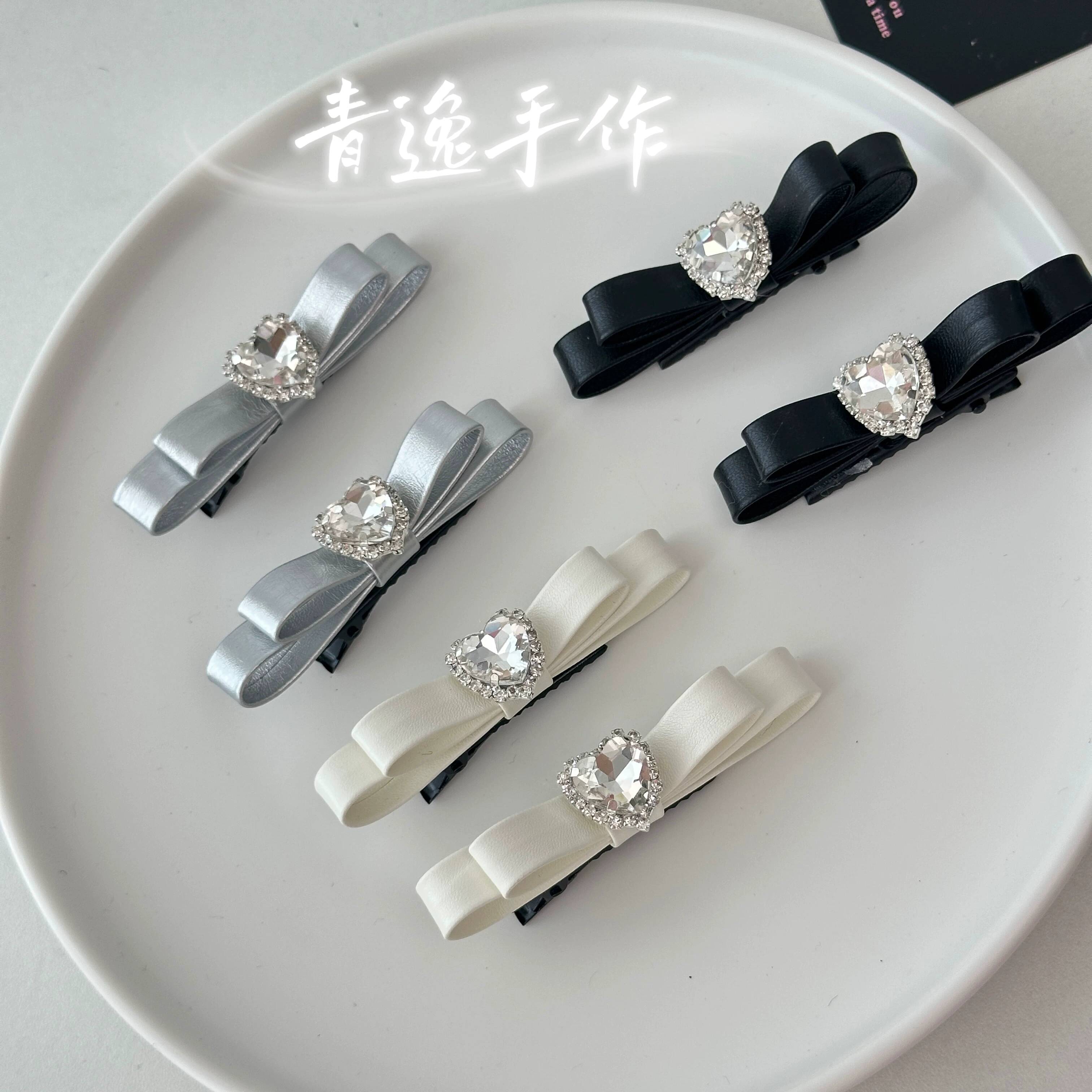 Hair Clips - Landmine Style Spitzenartige herzförmige Strass-Haarspange mit